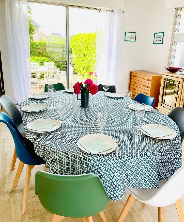 Holiday home Villa Simone Vue Mer 2Min A Pied De La Plage Saint-Lunaire