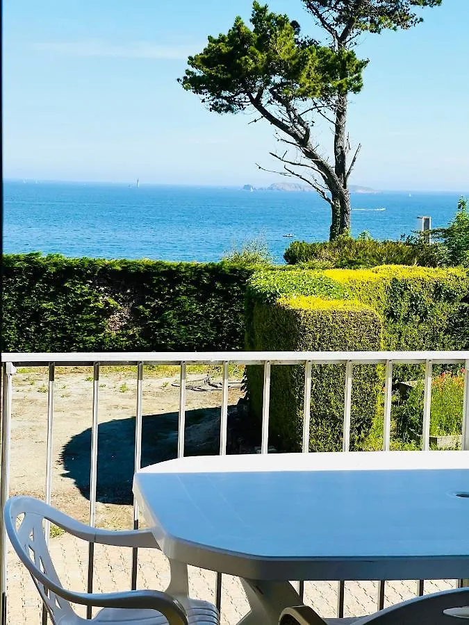Villa Simone Vue Mer 2Min A Pied De La Plage Saint-Lunaire 0*,  France